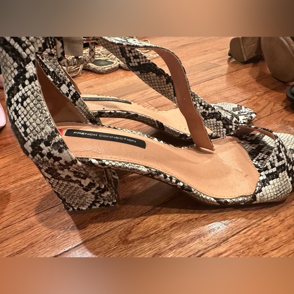 Snake skin sandals - Picture 3 of 3